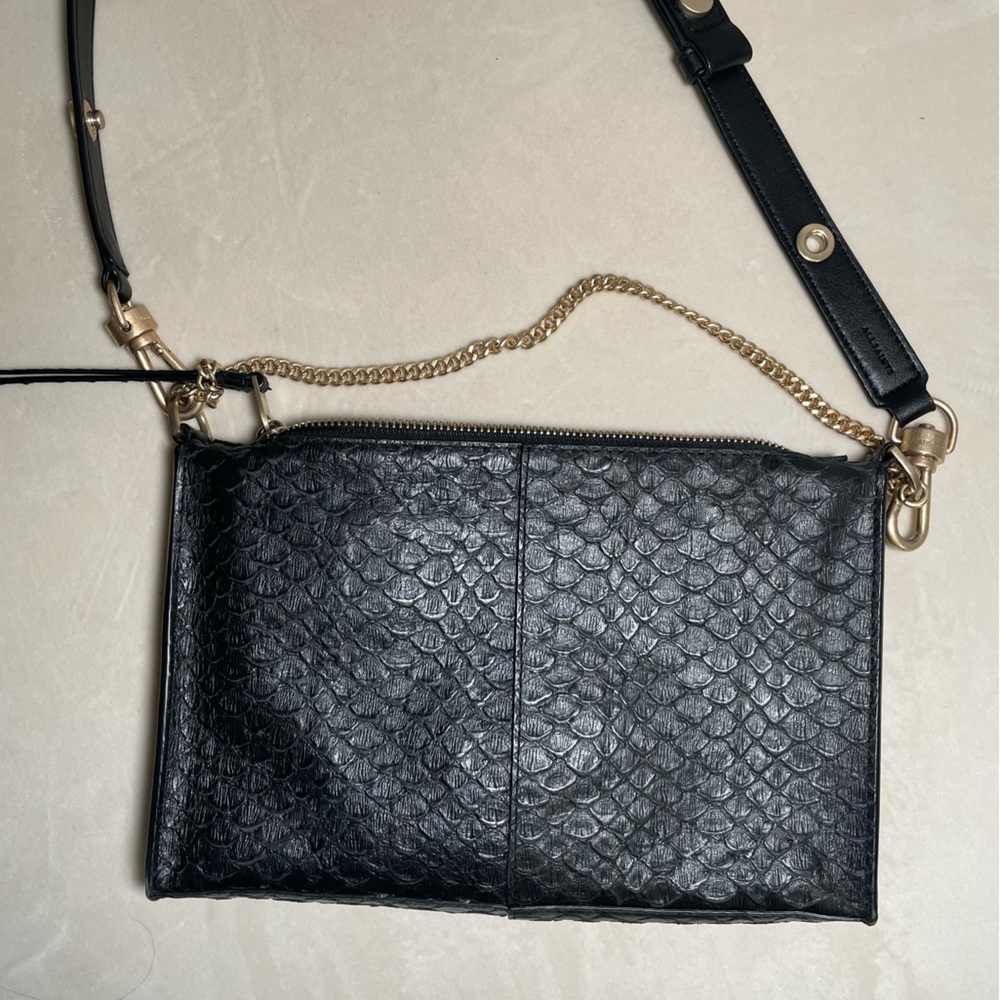 Elegant Black Textured Women's Bag